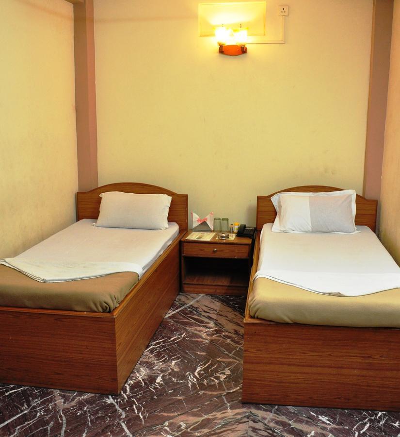 Aastha Hotel Rourkela Bagian luar foto