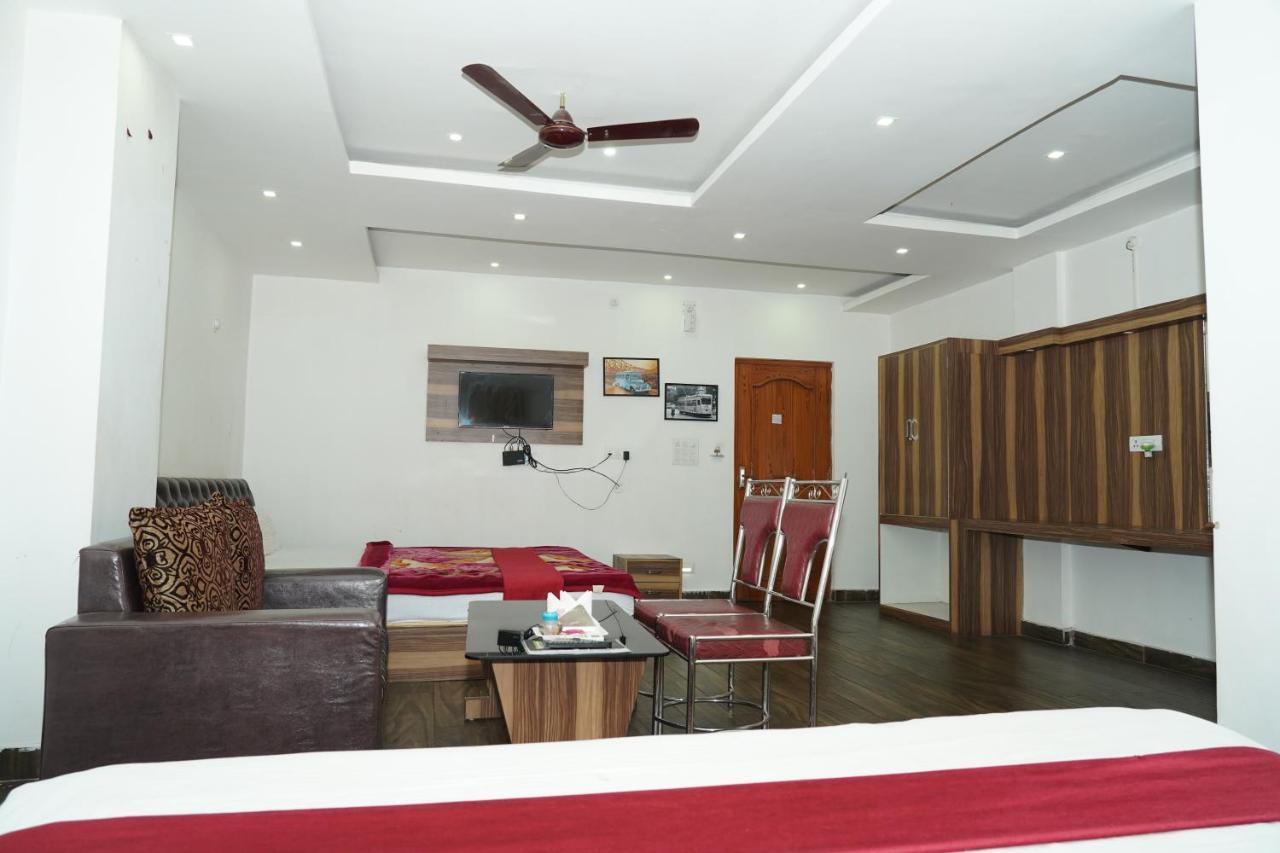 Aastha Hotel Rourkela Bagian luar foto